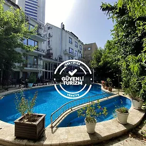 Otel Blanche & Garden Pool, İstanbul